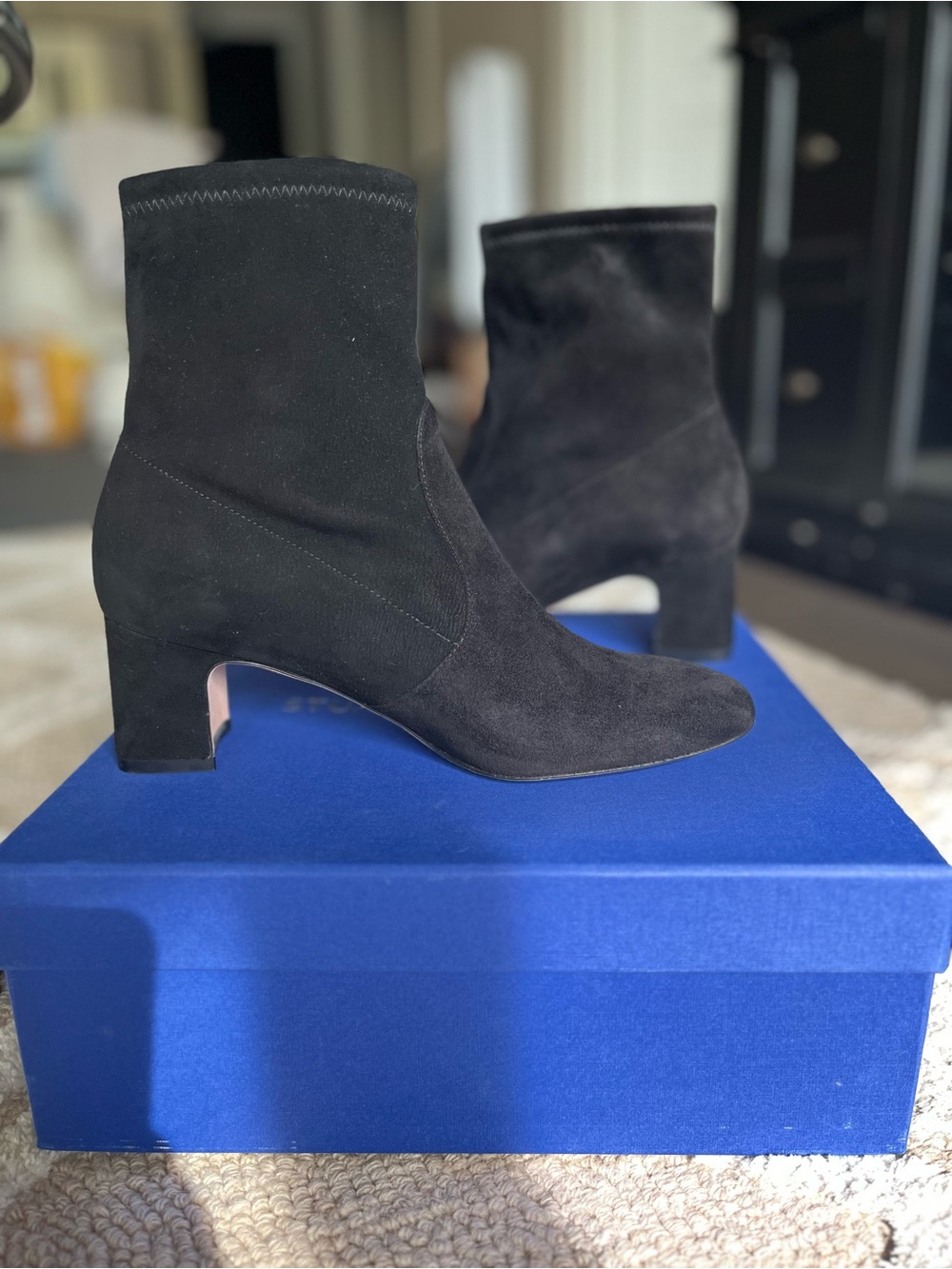 Stuart Weitzman Niki 60 black suede stretch ankle bootie size 8.